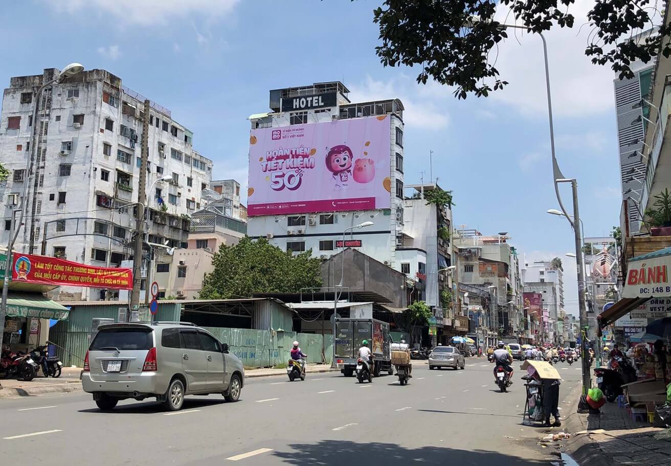 Bảng quảng cáo 111 Trần Hưng Đạo, quận 5, Hồ Chí Minh
