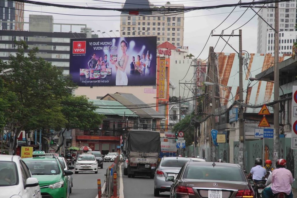 Bảng quảng cáo 186 Nguyễn Tất Thành, quận 4, Hồ Chí Minh