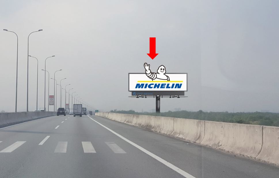 Bảng quảng cáo ngoài trời KM 9 (Bên phải) cao tốc HCM - Long Thành, quận 9, Hồ Chí Minh