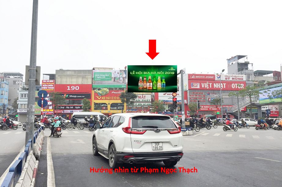 Bảng quảng cáo ngoài trời 186 Xã Đàn – Phạm Ngọc Thạch – Đào Duy Anh, quận Đống Đa, Hà Nội