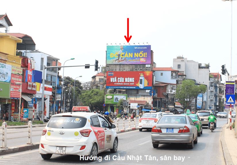 Bảng quảng cáo ngoài trời nút giao thông ngã 3 Âu Cơ – Xuân Diệu, quận Tây Hồ, Hà Nội
