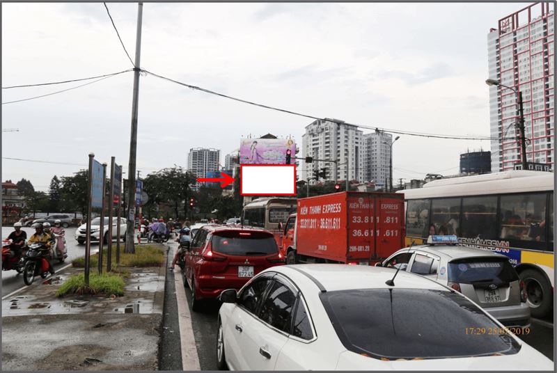 Bảng quảng cáo ngoài trời ngã ba Giải Phóng – Kim Đồng, quận Hoàng Mai, Hà Nội