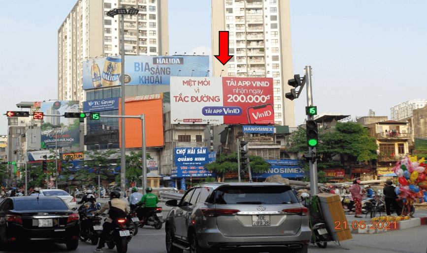 Bảng quảng cáo ngoài trời ngã tư Minh Khai - Tam Trinh A, quận Hai Bà Trưng, Hà Nội