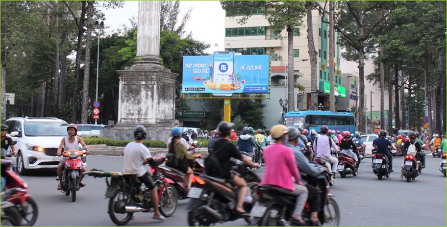 Bảng quảng cáo ngoài trời ngã 6 Nguyễn Tri Phương hướng Ngô Gia Tự, quận 5, Hồ Chí Minh