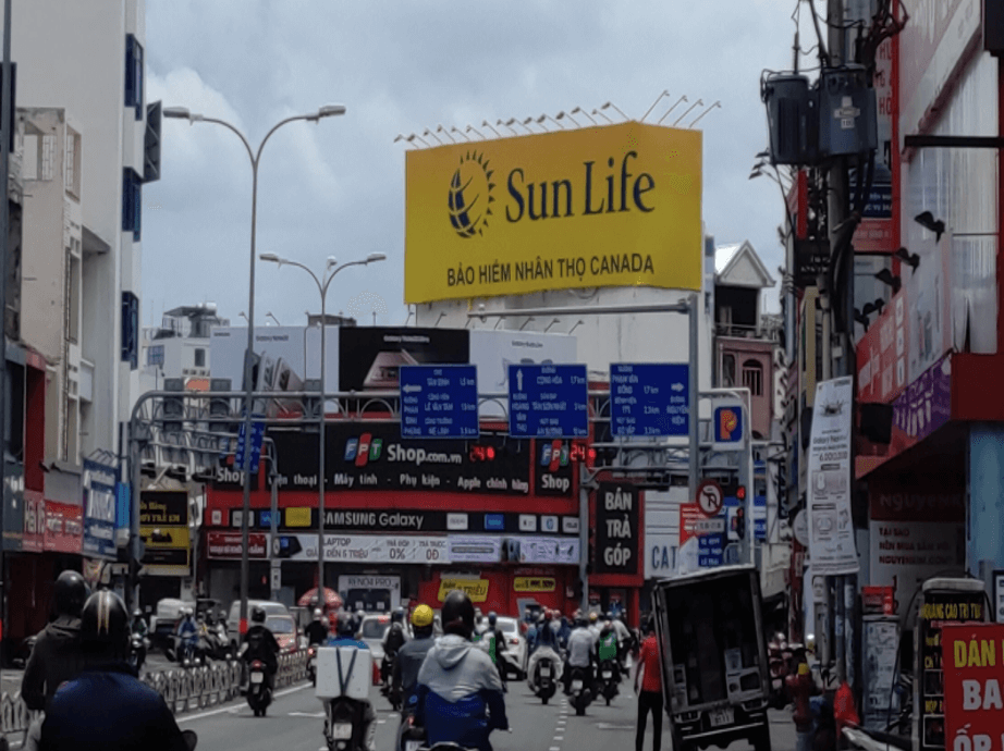 Bảng quảng cáo ngoài trời Ngã tư Hoàng Văn Thụ - Phan Đăng Lưu, quận Phú Nhuận, Hồ Chí Minh