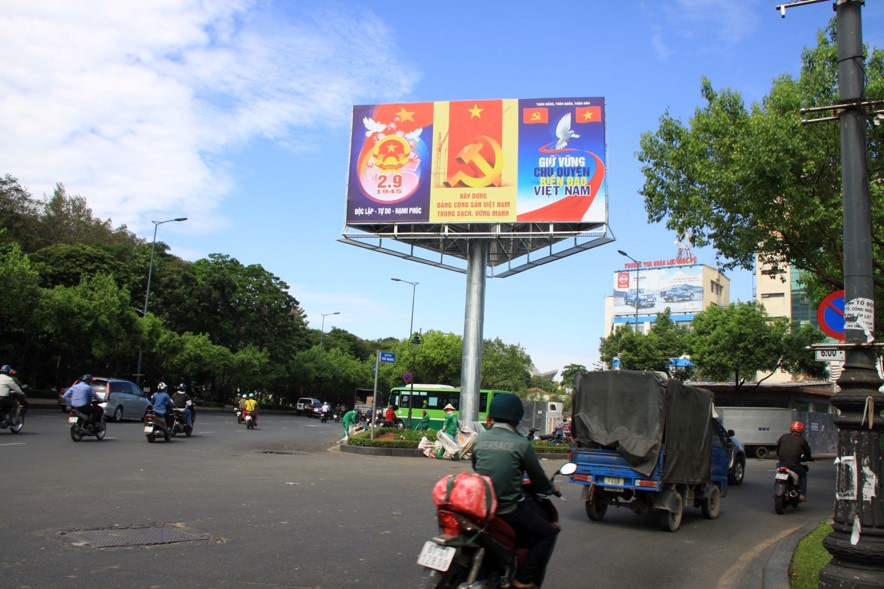 Bảng quảng cáo ngoài trời Tiểu Đảo Phổ Quang - Trường Sơn, quận Tân Bình, Hồ Chí Minh