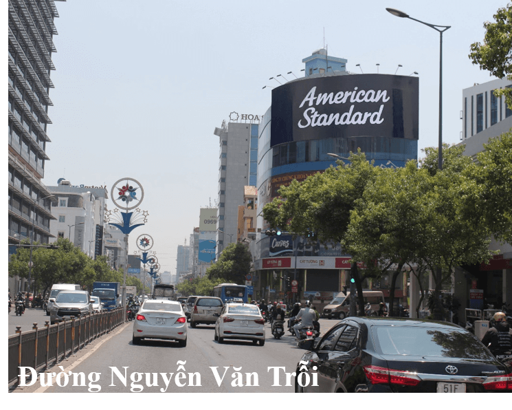 Bảng quảng cáo ngoài trời ngã Tư Nguyễn Văn Trỗi - Trương Quốc Dung, quận Phú Nhuận, Hồ Chí Minh