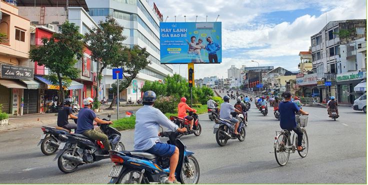 Bảng quảng cáo ngoài trời Ốc đảo chân cầu Chà Và, Phường 11, quận 8, Hồ Chí Minh
