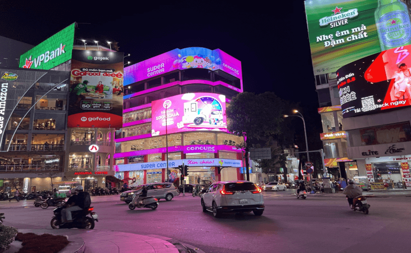 Quảng cáo màn hình LED Ngã 6 Phù Đổng, 13 Nguyễn Trãi, Quận 1