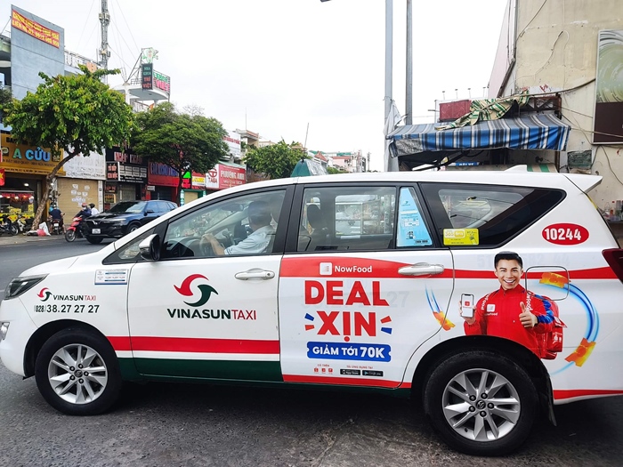 Quảng cáo cửa xe và đuôi xe