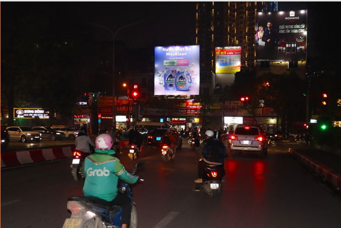 Màn hình LED 8/886 Đường Láng, Đống Đa, Hà Nội