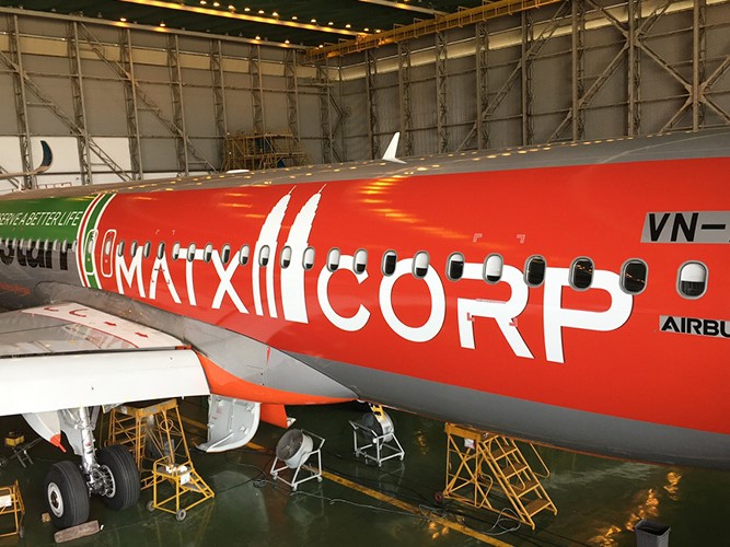 quảng cáo máy bay