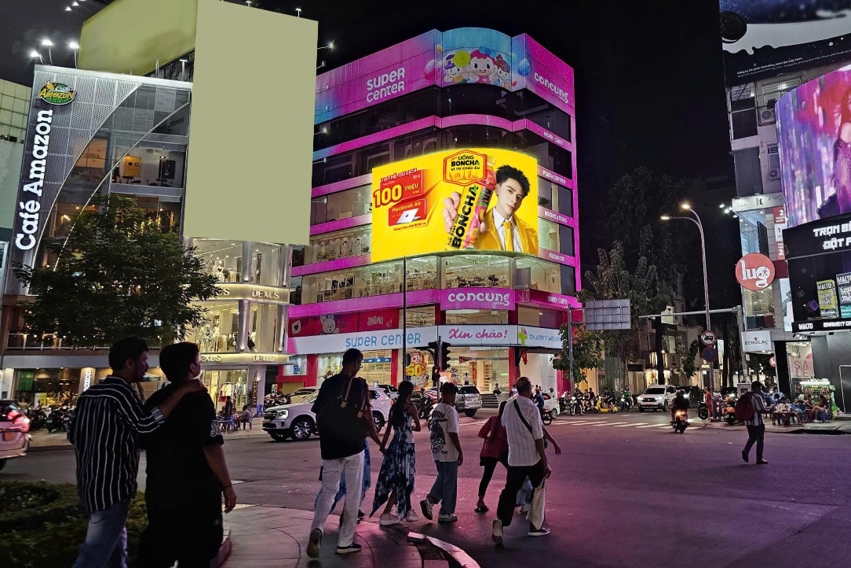 Quảng cáo màn hình LED Ngã 6 Phù Đổng, 13 Nguyễn Trãi, Quận 1