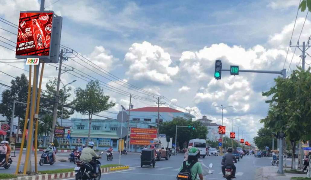 Màn hình LED dải phân cách đường Nguyễn Huệ, Vĩnh Long