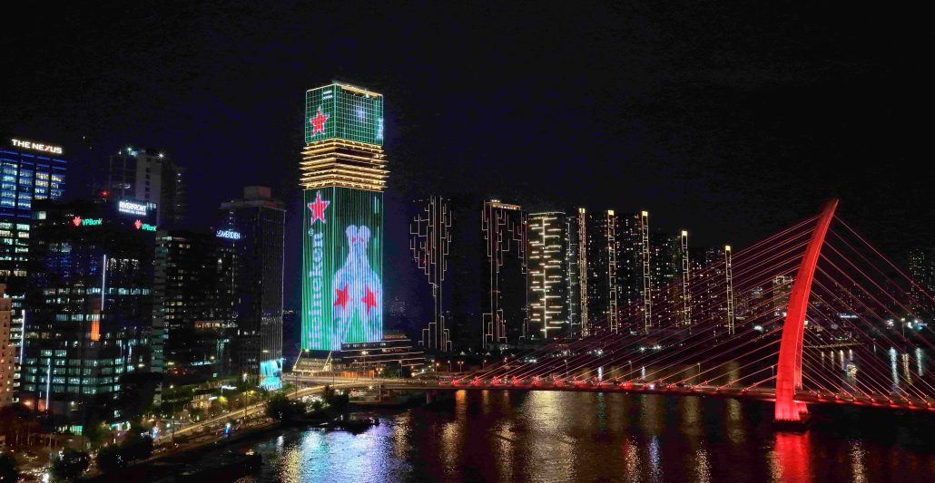 LED tòa tháp Marina chạy cho Heineken