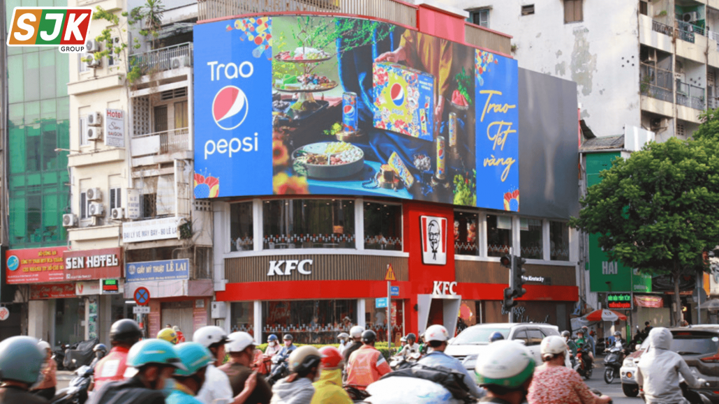 Lắp đặt quảng cáo LED ngoài trời tại chuỗi cửa hàng