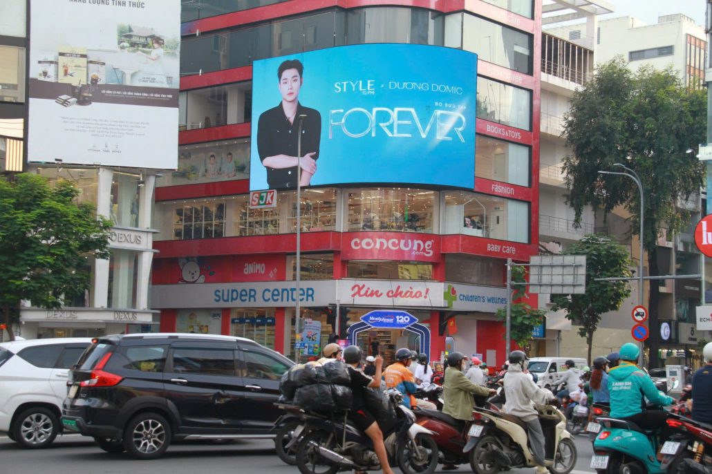 LED Ngã 6 Phù Đổng