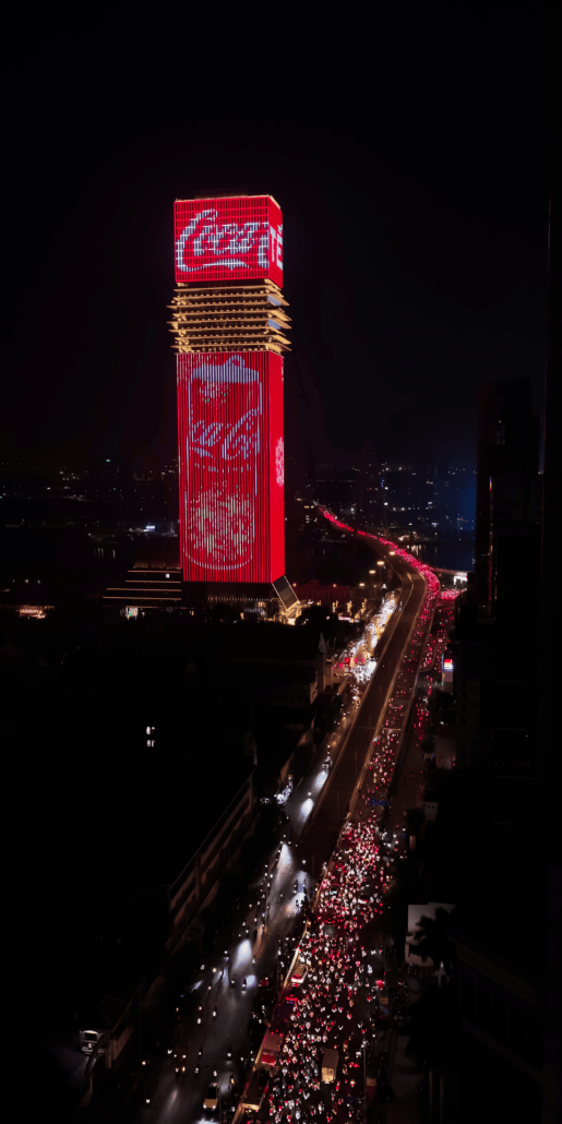 Coca-Cola chạy quảng cáo trên LED Matrix Marina IFC